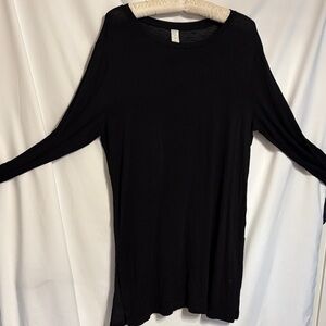 Old Navy Luxe Medium Women’s  Black Long Sleeve Tunic.